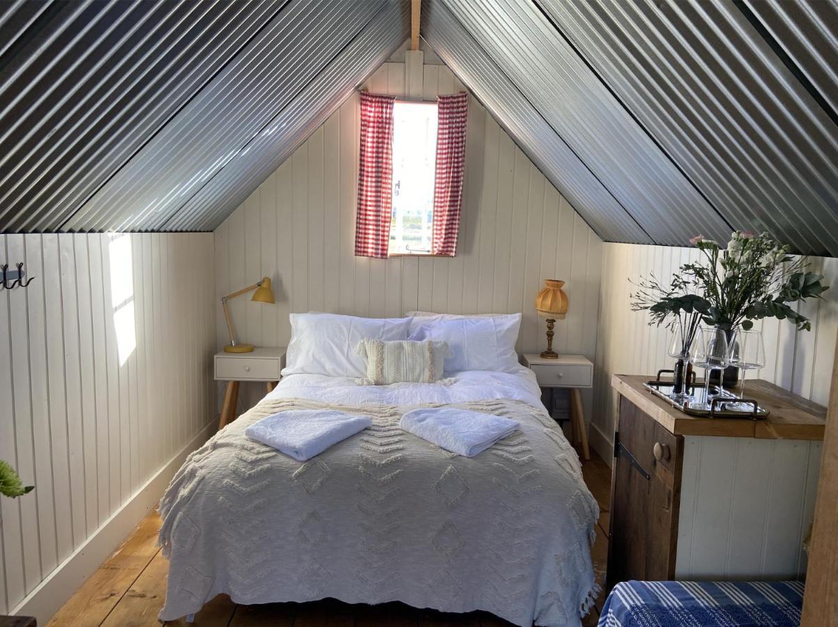 Fen Meadows Glamping - Luxury Cabins And Bell Tents 剑桥 外观 照片