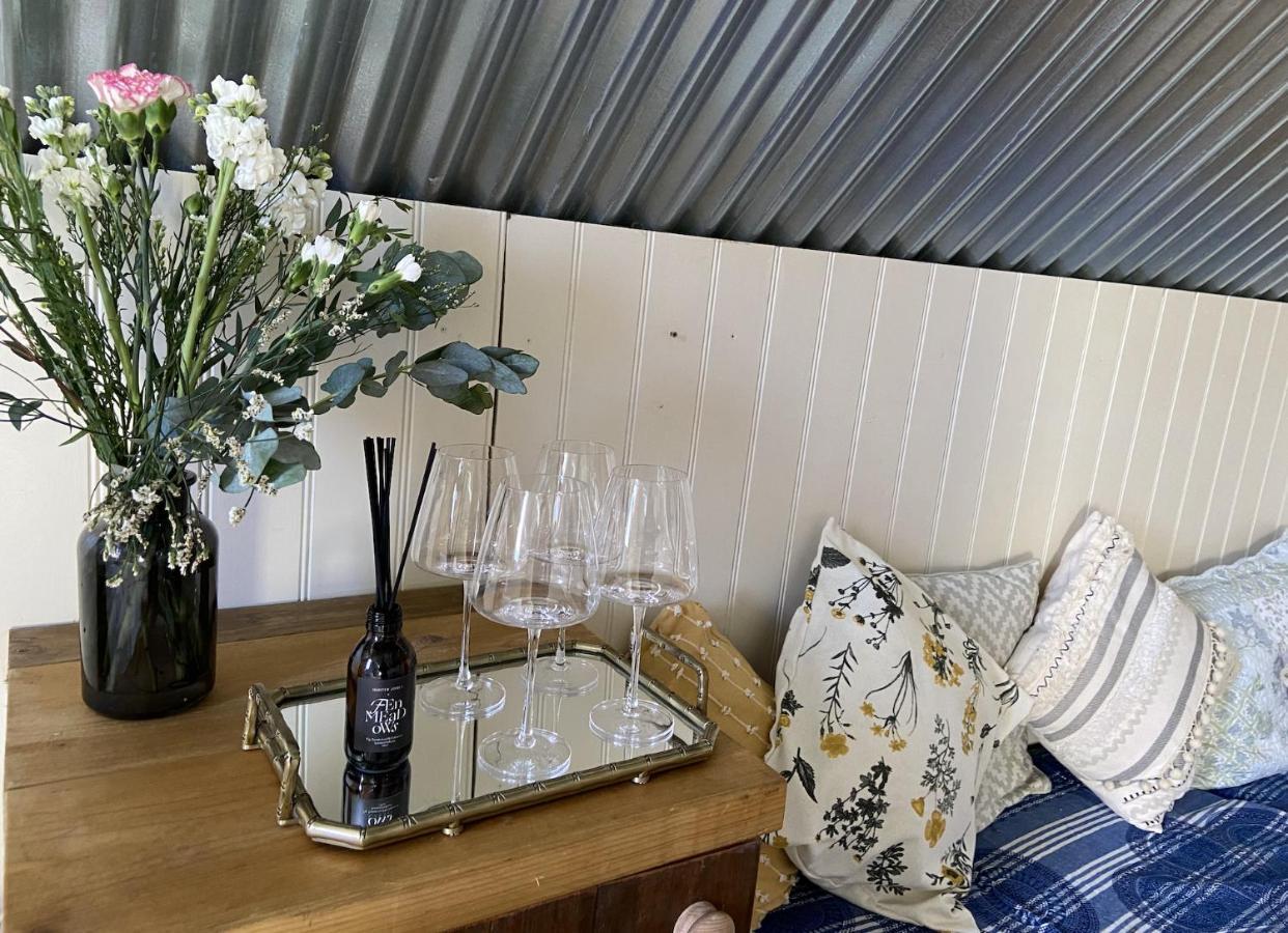 Fen Meadows Glamping - Luxury Cabins And Bell Tents 剑桥 外观 照片